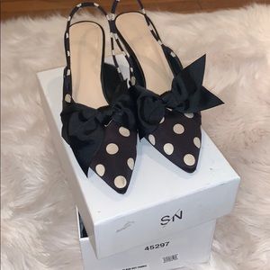 NWT sling back polka dot heel.